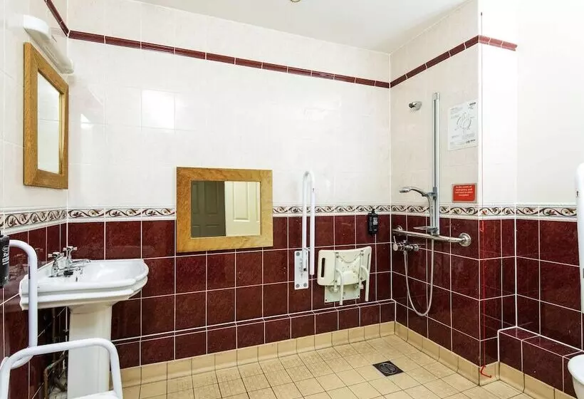 Perhehuone, Ibis Budget Bromsgrove