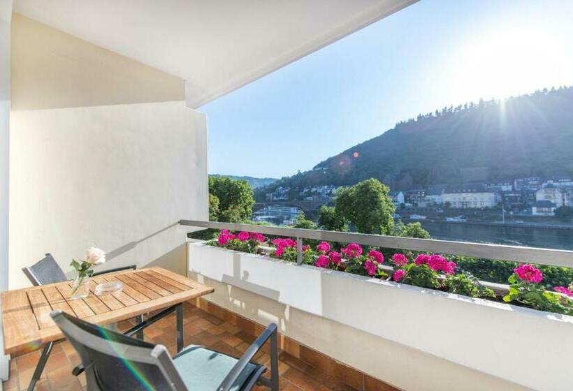 스탠다드 발코니 룸, Karl Muller