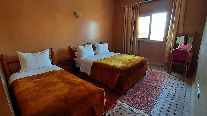 חדר סטנדרט לשלושה, Marmar