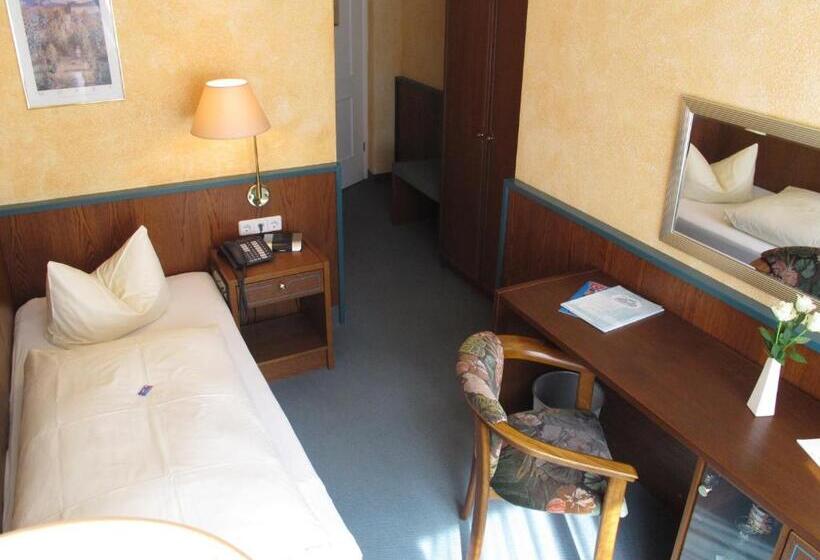 Standard Single Room, Reifenstein