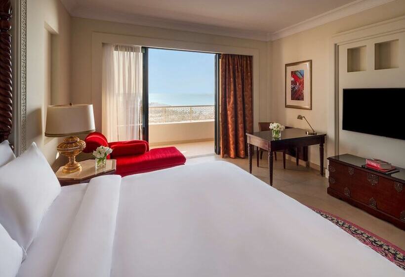 غرفة سوبيريور مطلة على حمام السباحة, Sofitel Bahrain Zallaq Thalassa Sea & Spa