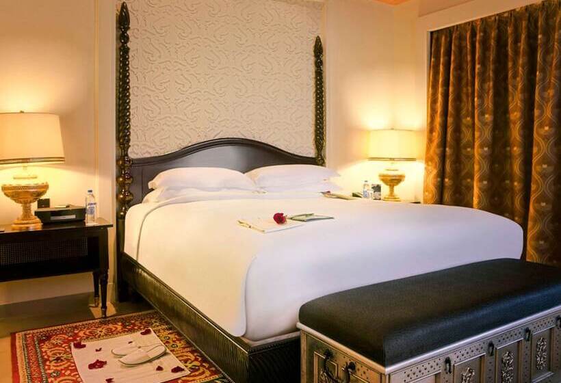 غرفة سوبيريور مطلة على حمام السباحة, Sofitel Bahrain Zallaq Thalassa Sea & Spa