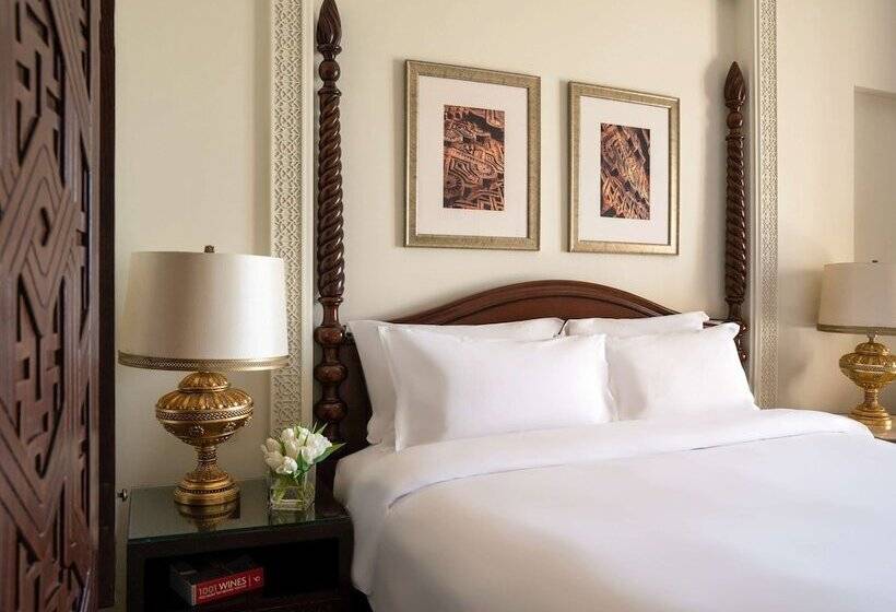 اتاق سوپریور با چشم‌انداز استخر, Sofitel Bahrain Zallaq Thalassa Sea & Spa