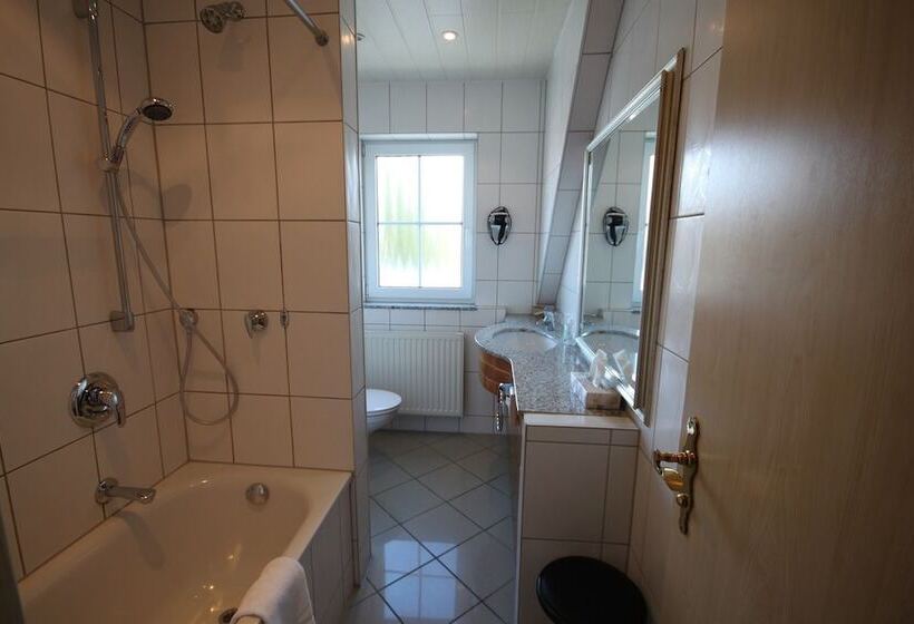 标准三人间, Wolterdinger Hof