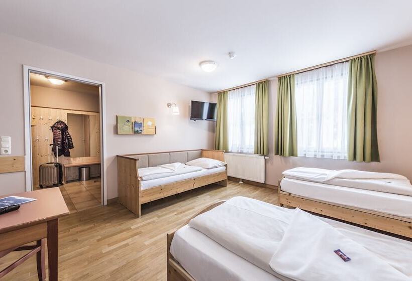 Номер Стандарт Трехместный, Jufa Hotel Grundlsee