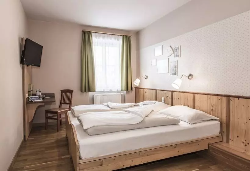 スタンダード４人部屋, Jufa Hotel Grundlsee