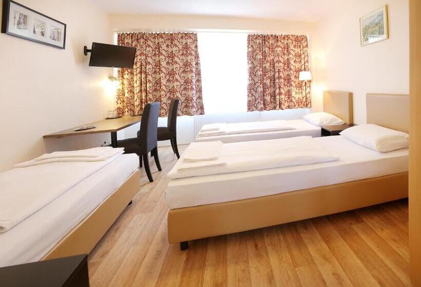 Номер Стандарт Трехместный, Pension Alpha   Frankfurt City Central Station