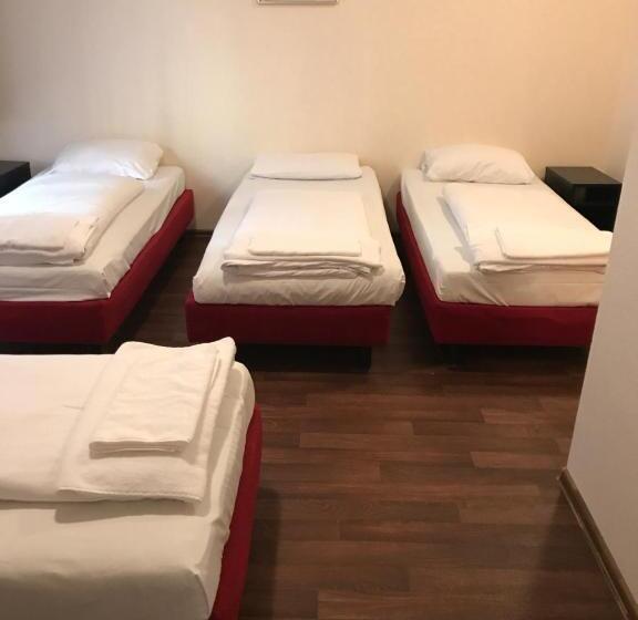 四人标准间, Pension Alpha Frankfurt City Central Station