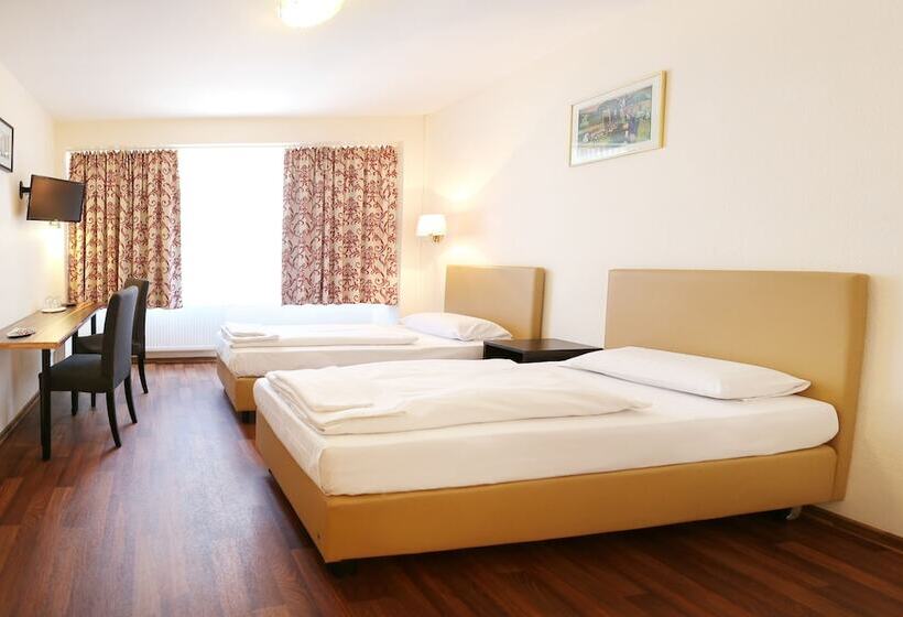 Номер Стандарт, Pension Alpha   Frankfurt City Central Station