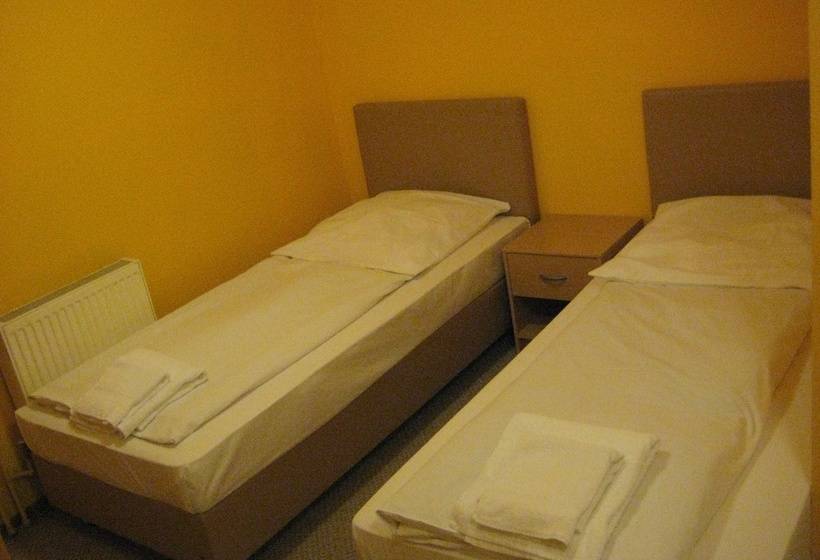 Quarto standart individual, Pension Alpha   Frankfurt City Central Station