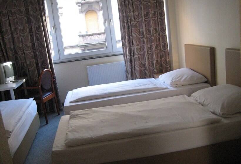 四人标准间, Pension Alpha Frankfurt City Central Station