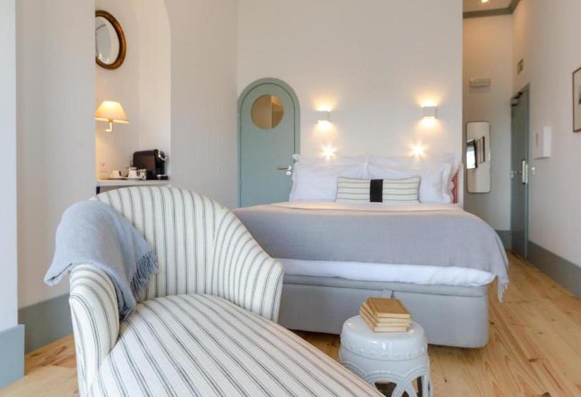 Номер Deluxe Вид на Море с Балконом, Westlight Cascais Chalet  Adults Only