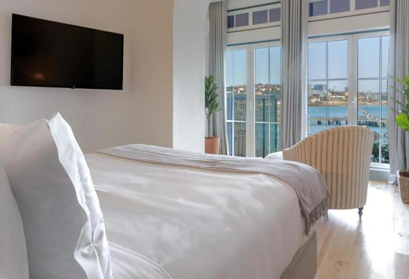 Номер Deluxe Вид на Море с Балконом, Westlight Cascais Chalet  Adults Only