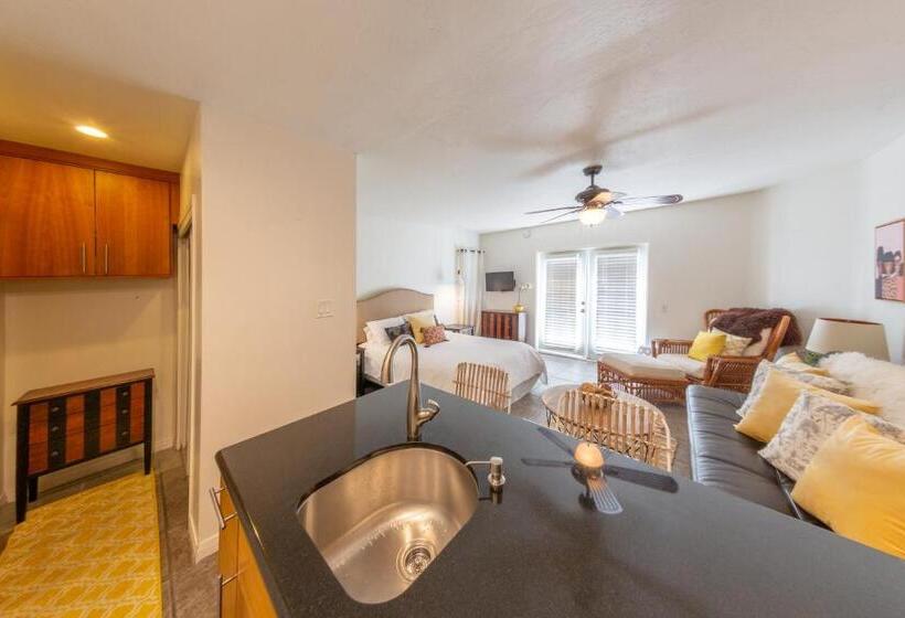 デラックススタジオ, Beachwalk Villas