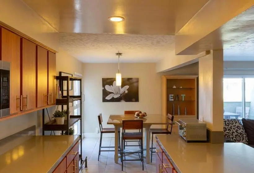 Villa 2 Makuuhuonetta, Beachwalk Villas