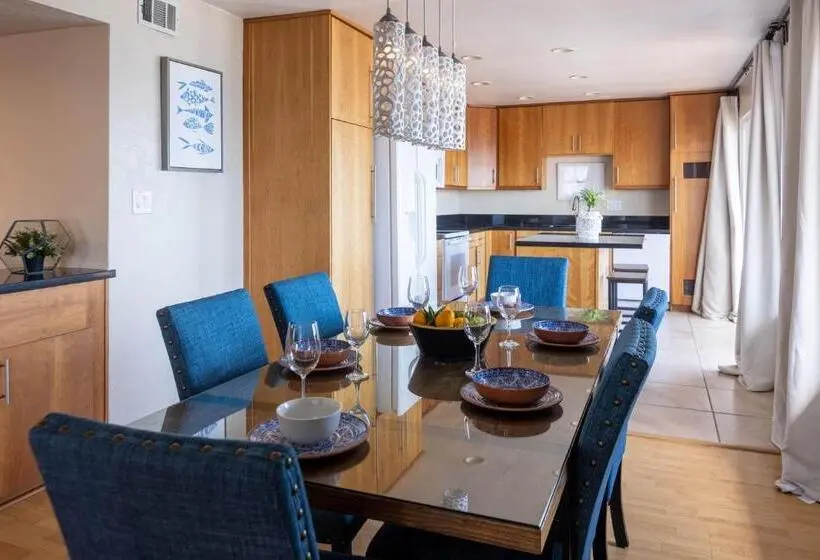 Villa 3 Makuuhuonetta, Beachwalk Villas