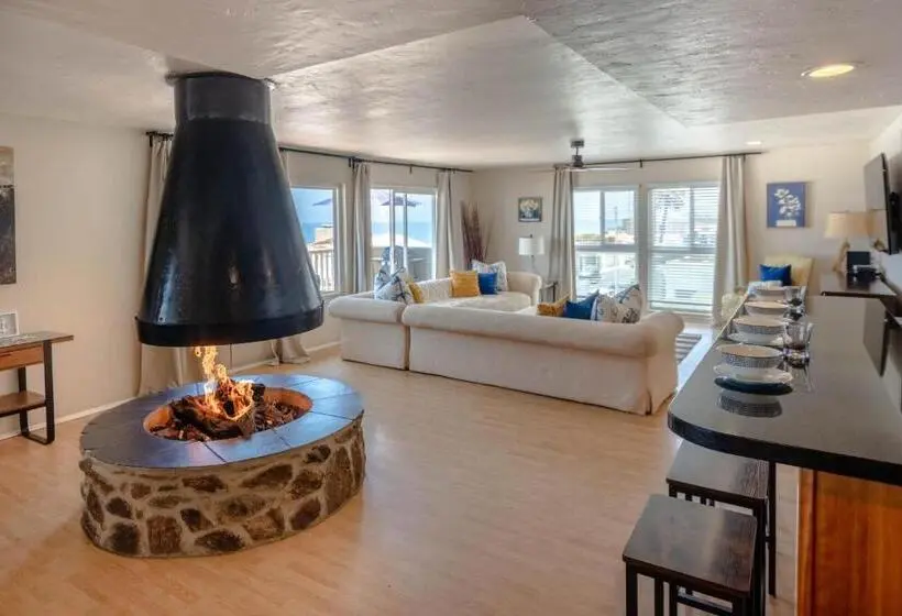 Villa 3 Makuuhuonetta, Beachwalk Villas