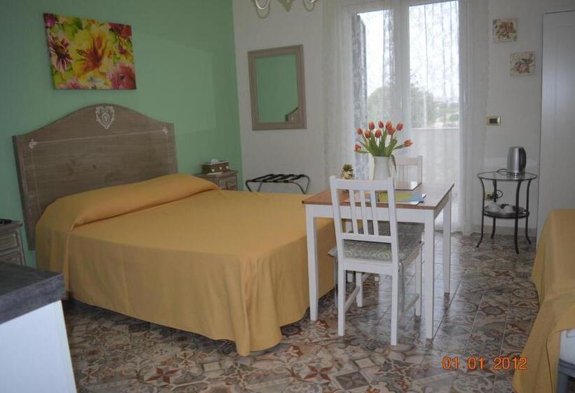 バルコニー付きスタンダードトリプルルーム, La Rosa Dei Venti