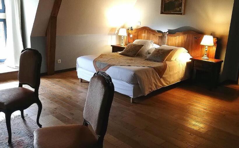 جناح عائلي, Manoir De La Touche