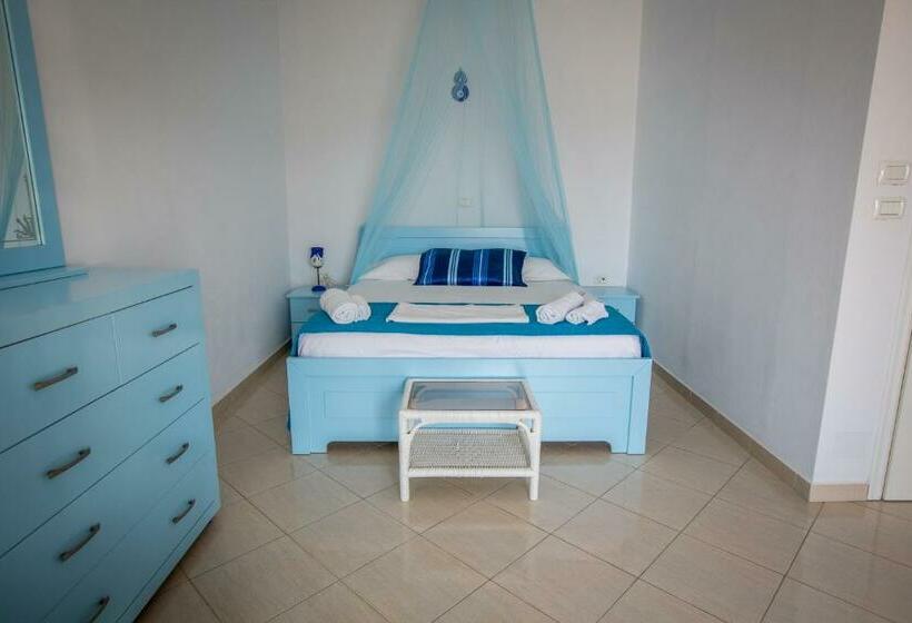 带海景标准四人间, Two Mermaids Ksamil