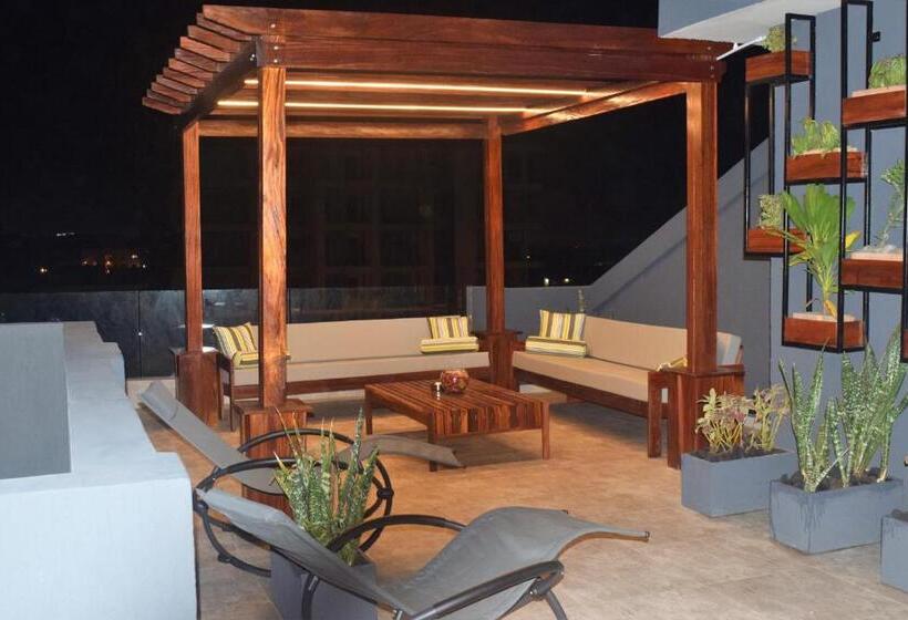 Suíte com Terraço, Montecito Apartments