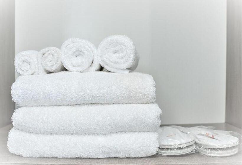 2 Bedroom Apartment, Montecito Apartments