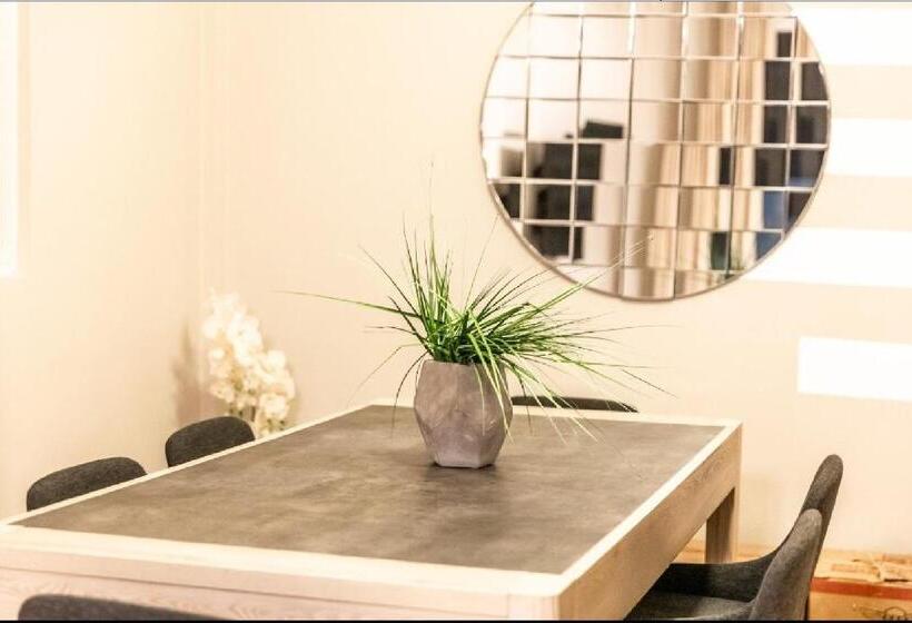 Apartamento 2 Dormitórios, Montecito Apartments