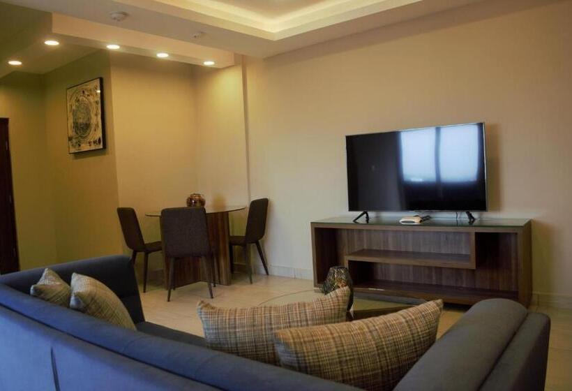 Suite with Terrace, Montecito Apartments