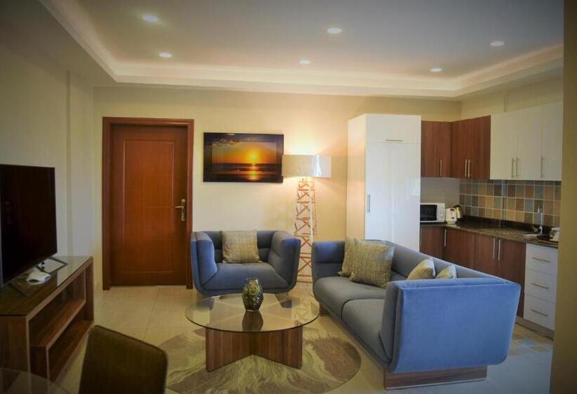 Suite with Terrace, Montecito Apartments