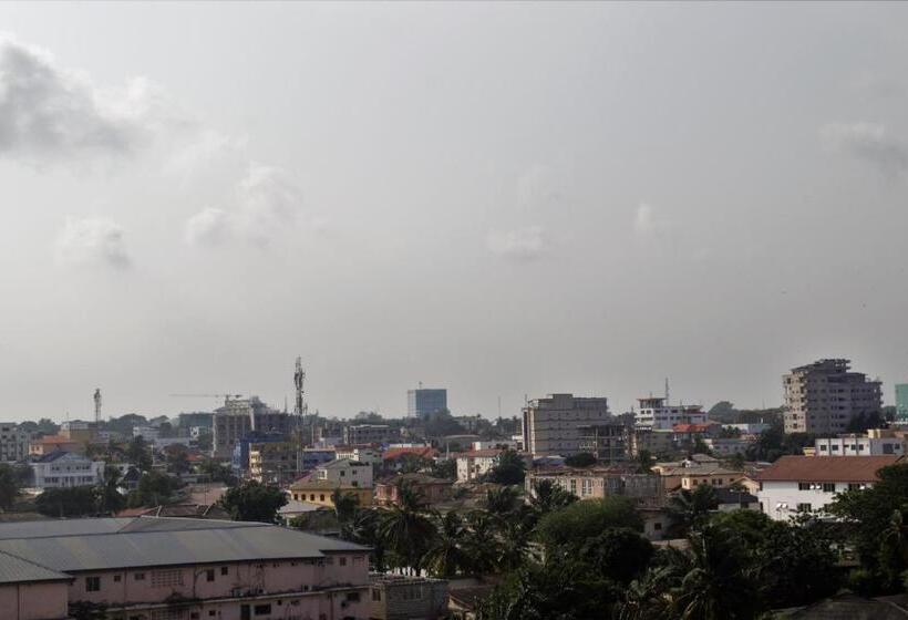 Suite with Terrace, Montecito Apartments