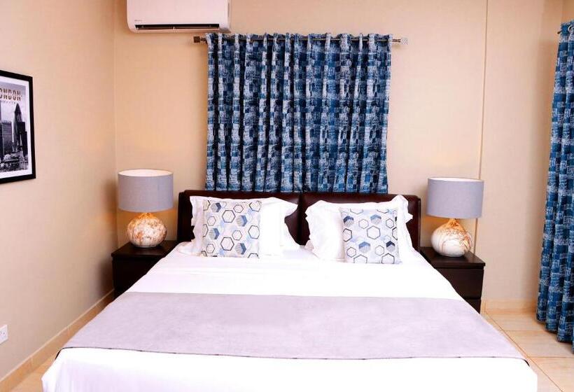 Suite with Terrace, Montecito Apartments