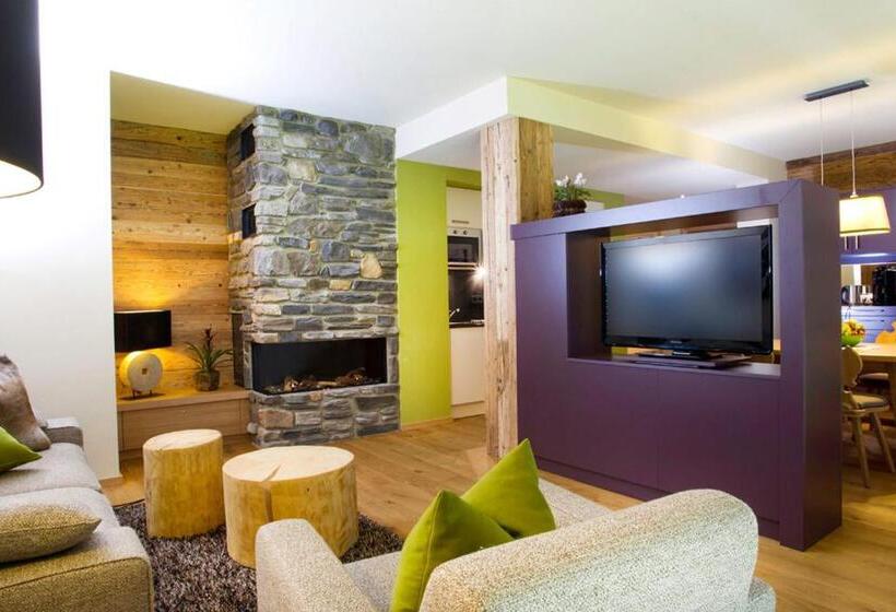 آپارتمان خانوادگی, Sendlhofer's