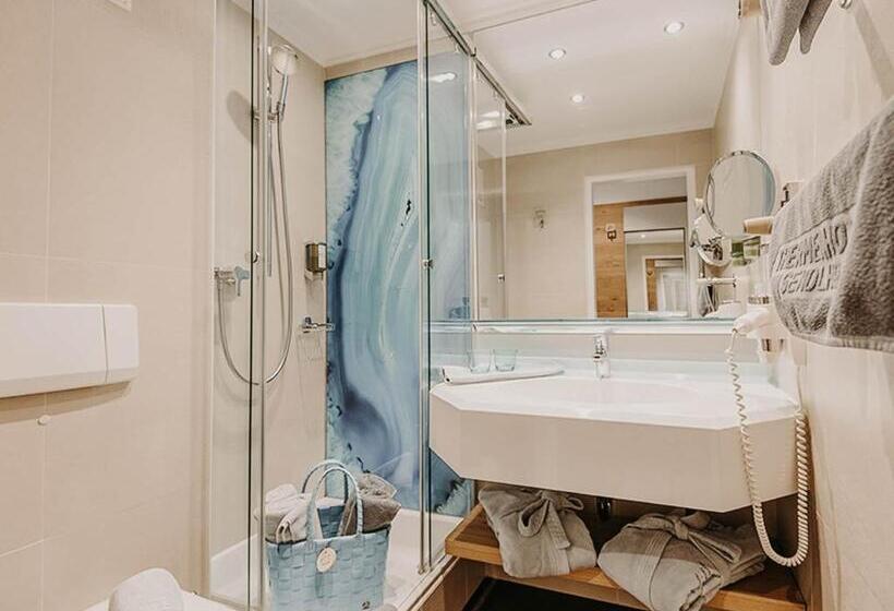 اتاق یک تخته با چشم‌انداز باغ, Sendlhofer's