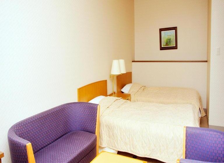 חדר משפחתי, Yumoto Ginsenkaku