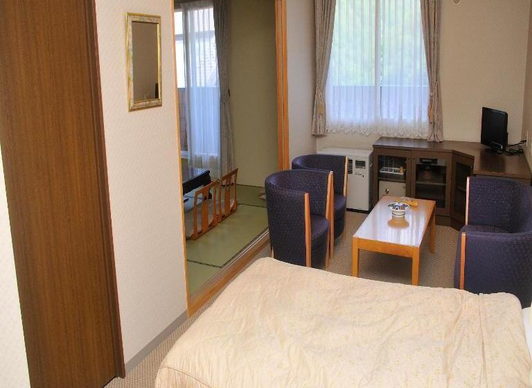 חדר משפחתי, Yumoto Ginsenkaku