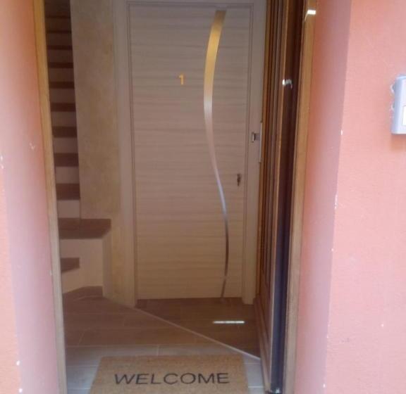 דירת חדר בקומת קרקע, B&b Andemar Rooms