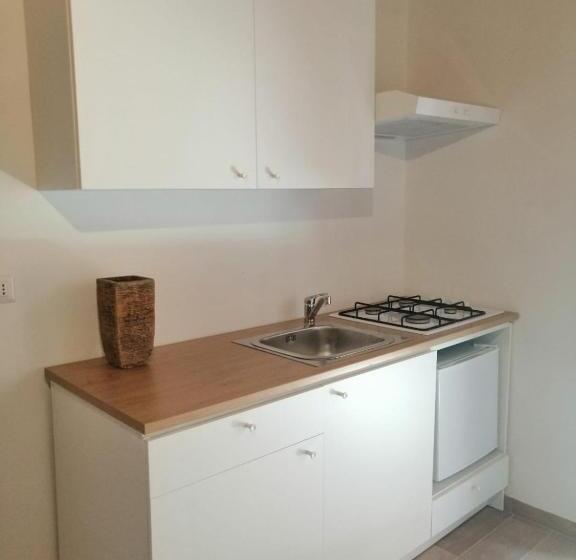 דירה בת חדר שינה 1 עם מרפסת, B&b Andemar Rooms