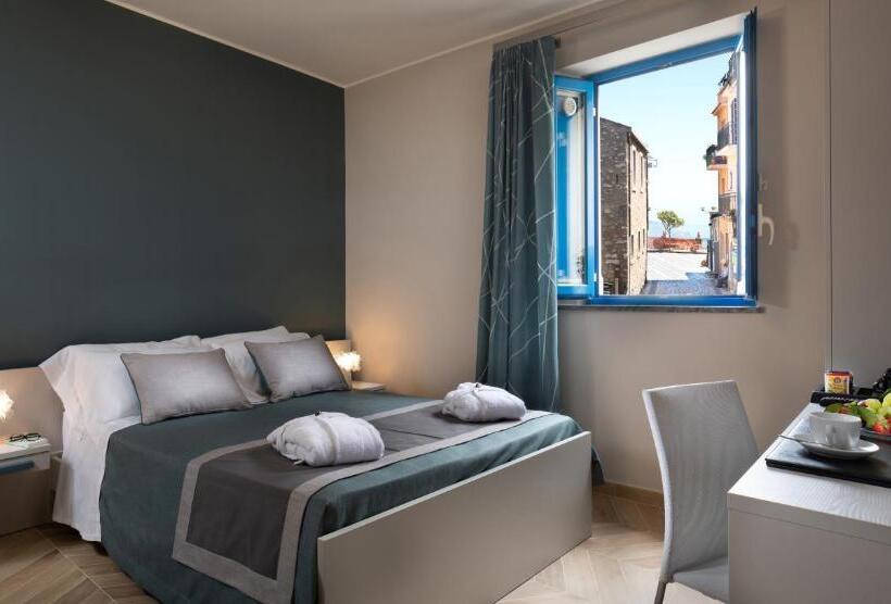 带山景的复式房间, Casa Blandano B&b