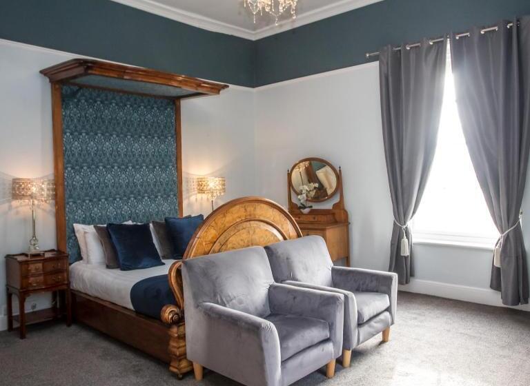 סוויטה, Caistor Hall