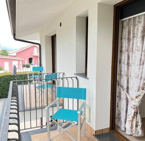 חדר משפחתי דלוקס, Dipladenia Garden Country Resort