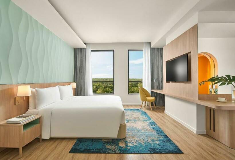 سوئیت با تخت بزرگ, Holiday Inn Resort Ho Tram Beach, An Ihg