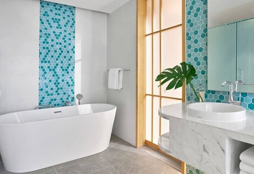 2 Bedrooms Suite Sea View, Holiday Inn Resort Ho Tram Beach, An Ihg