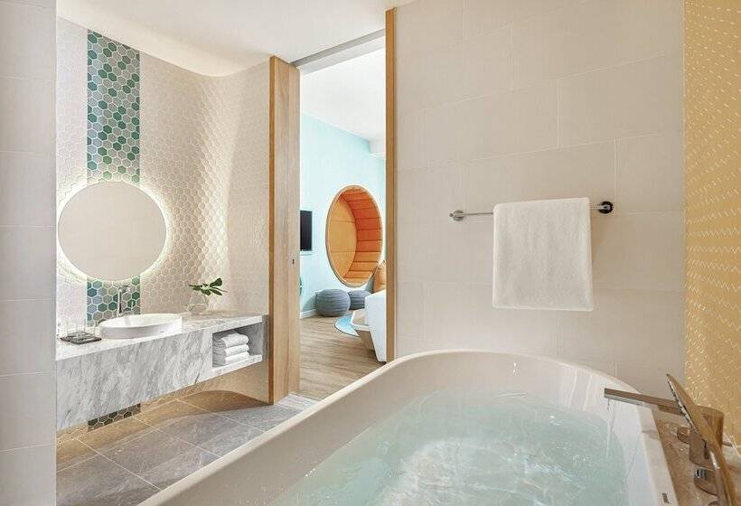 2 Bedrooms Suite Sea View, Holiday Inn Resort Ho Tram Beach, An Ihg