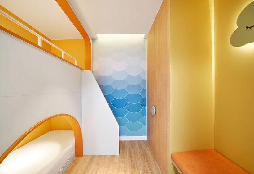 سوییت خانوادگی, Holiday Inn Resort Ho Tram Beach, An Ihg