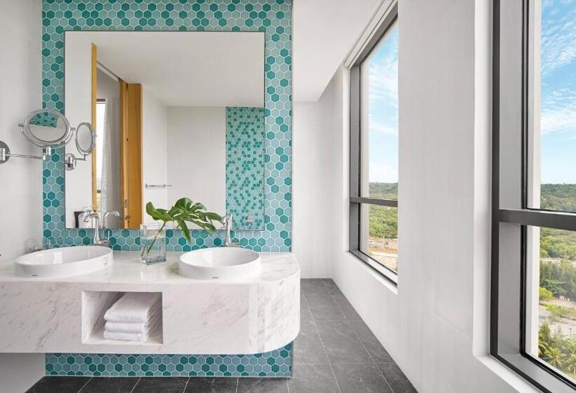 سوئیت با تخت بزرگ, Holiday Inn Resort Ho Tram Beach, An Ihg