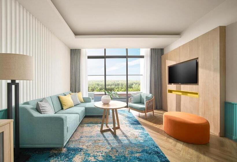 سوئیت با تخت بزرگ, Holiday Inn Resort Ho Tram Beach, An Ihg