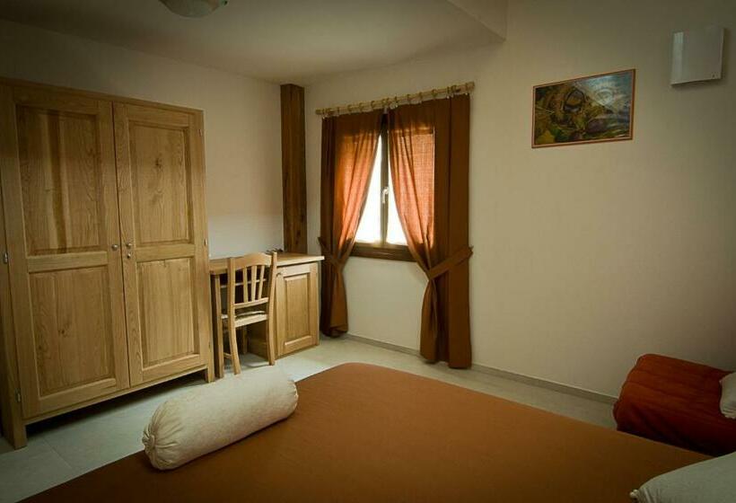 غرفة قياسية, Paesemio Cervarezza Di Bolzoni Maria Graziella