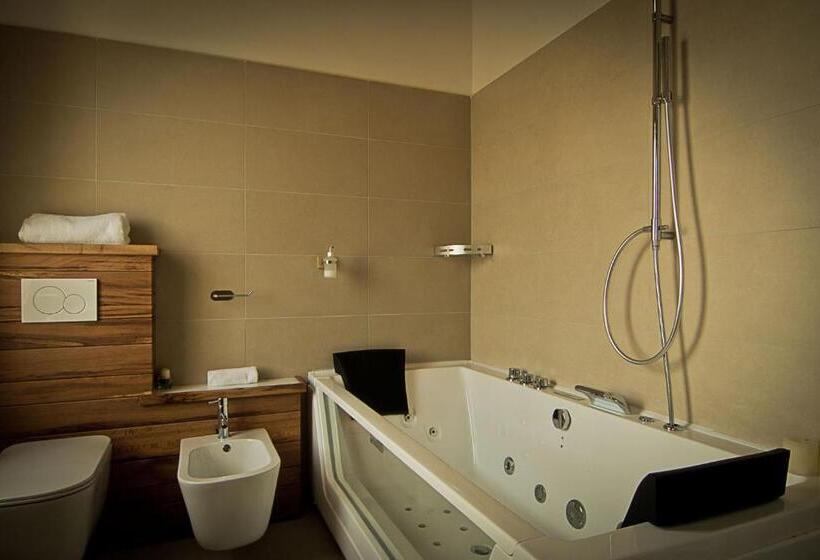 جناح, Paesemio Cervarezza Di Bolzoni Maria Graziella