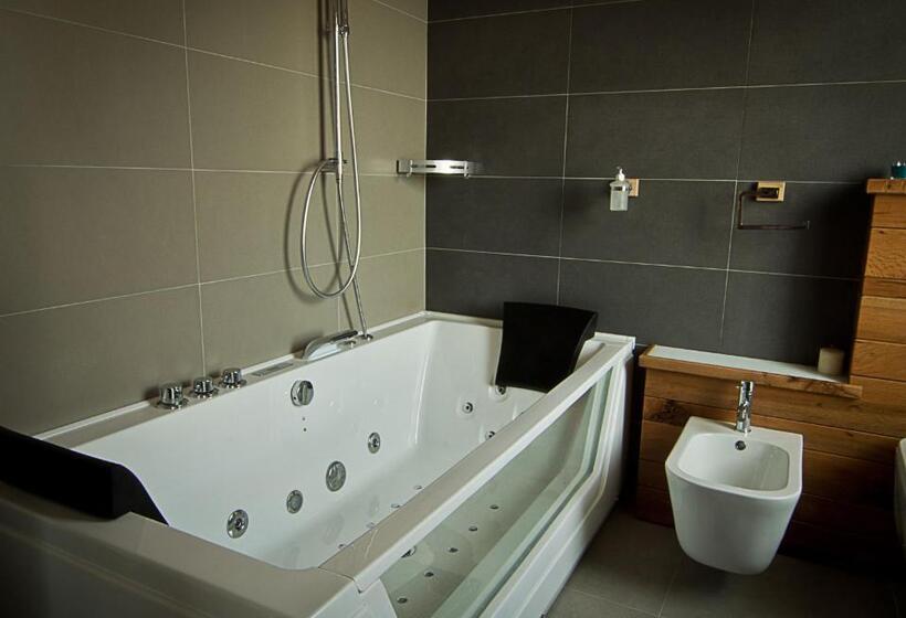 جناح, Paesemio Cervarezza Di Bolzoni Maria Graziella