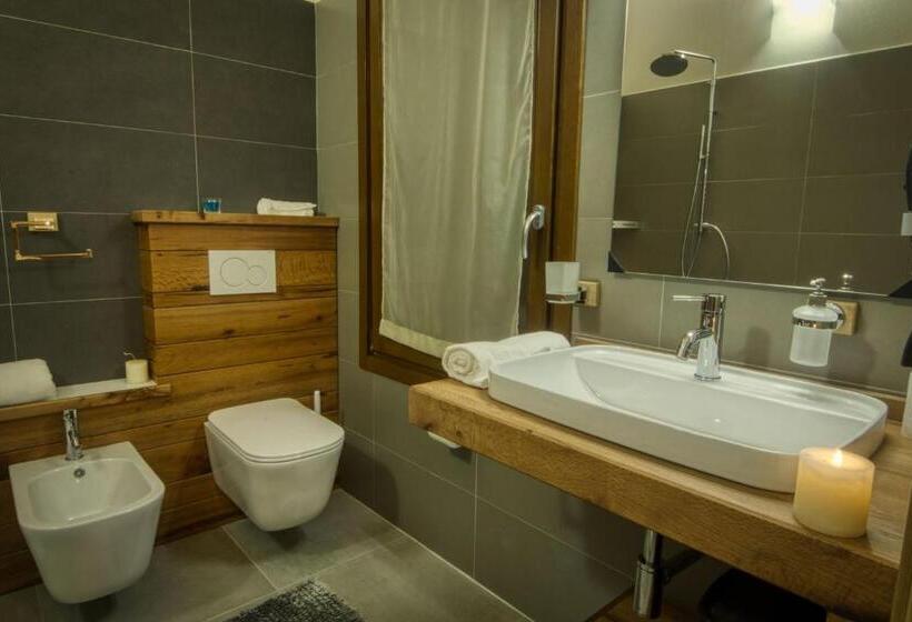 جناح, Paesemio Cervarezza Di Bolzoni Maria Graziella